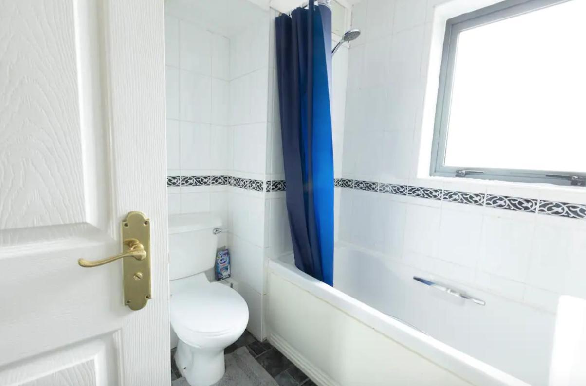 Apartment Stunning Views And Side-belfast City-2 Bedroom-5 Guests-wifi & Parking Belfast