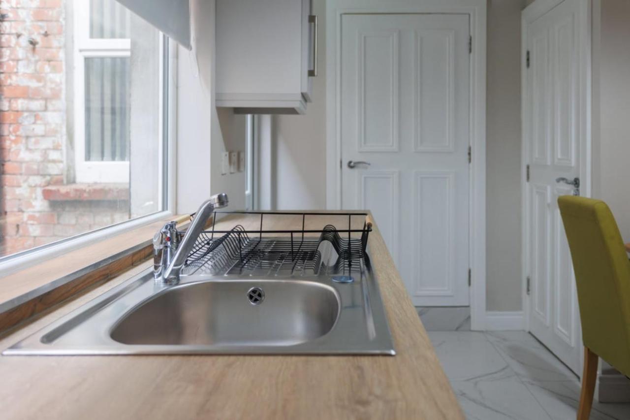 Apartment Chic Studio Central Sleeps 2. Belfast