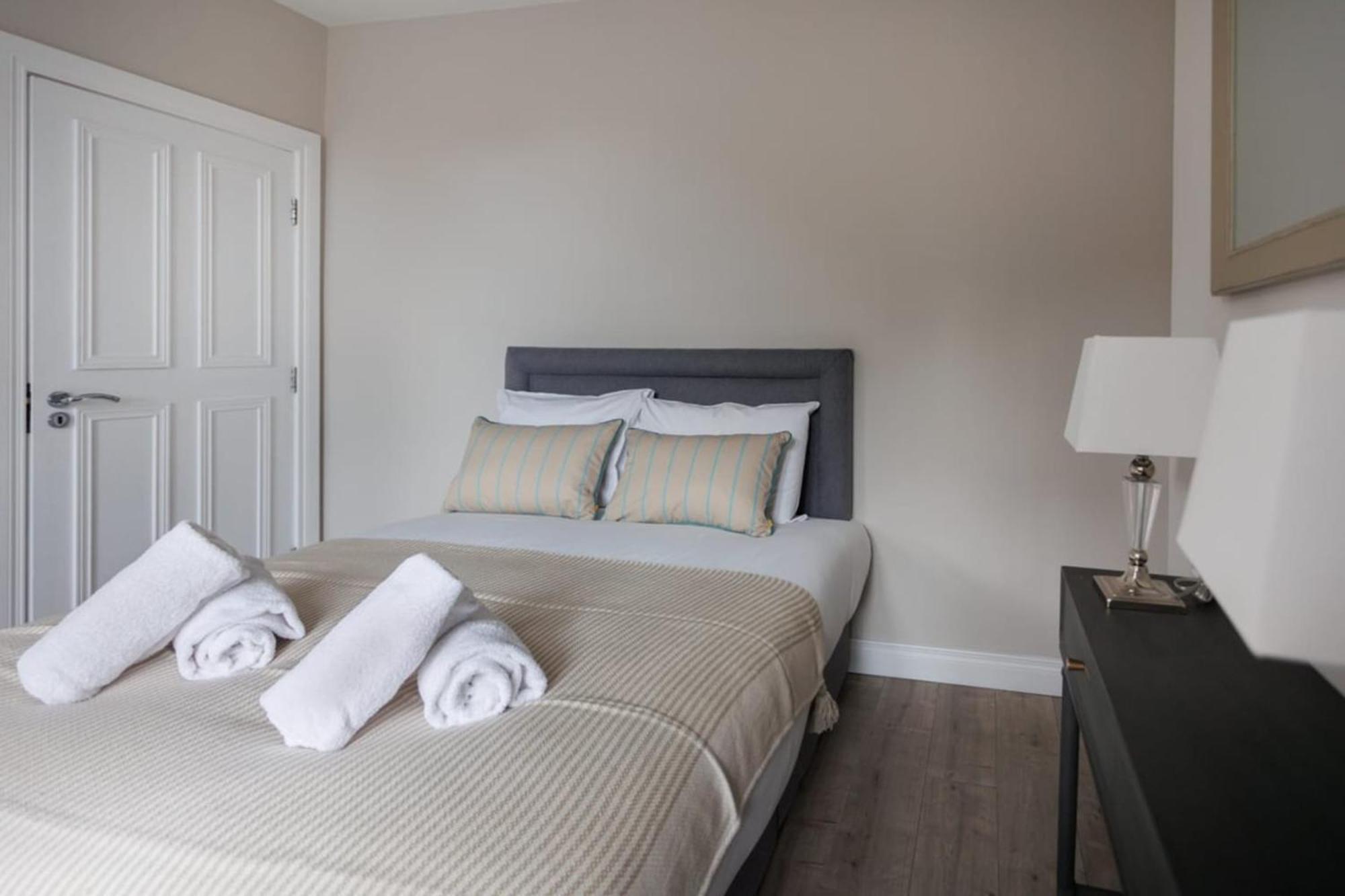 Chic Studio Central Sleeps 2. Belfast