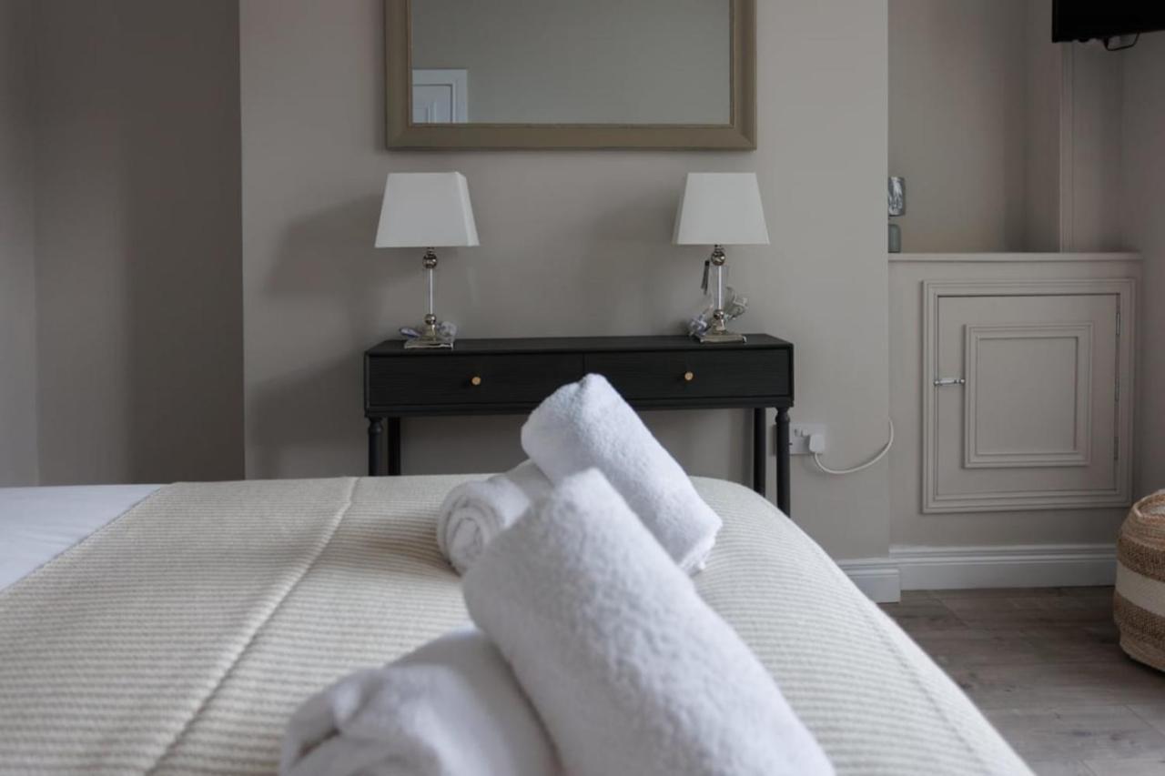 Apartment Chic Studio Central Sleeps 2. Belfast