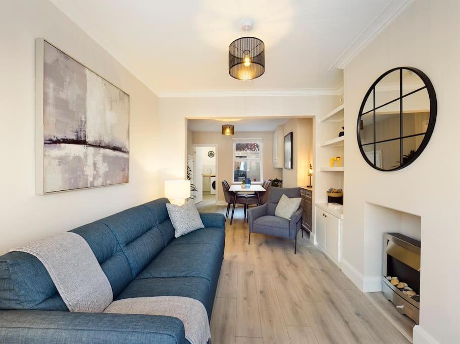 It's Broadway Baby! Great House Close To Centre *
