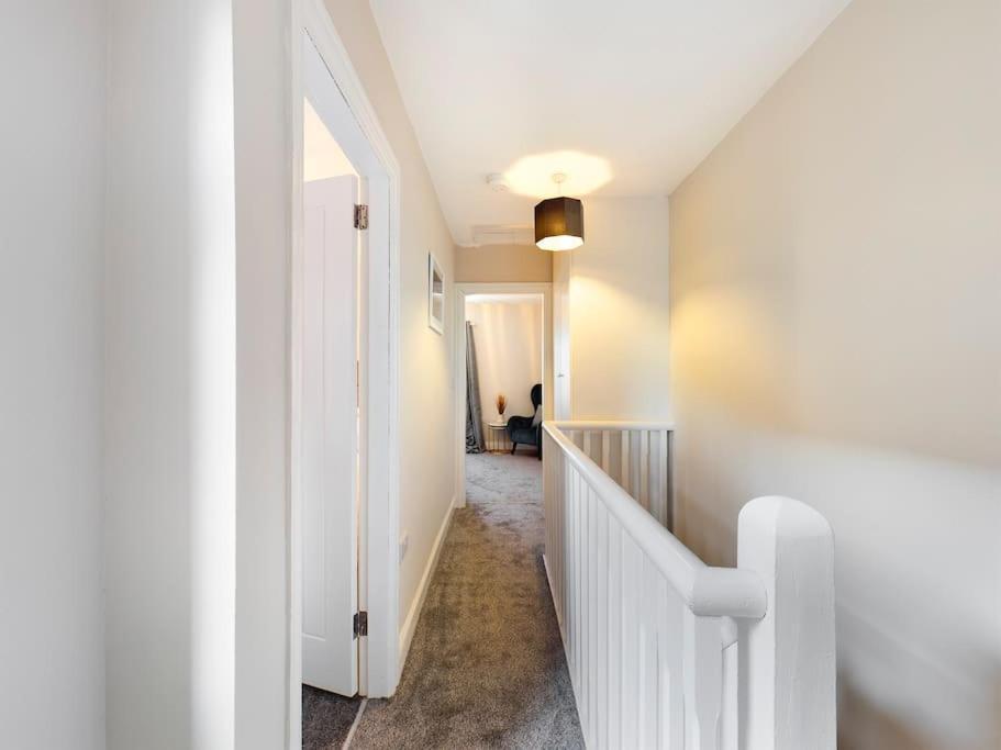 It's Broadway Baby! Great House Close To Centre Holiday home Belfast