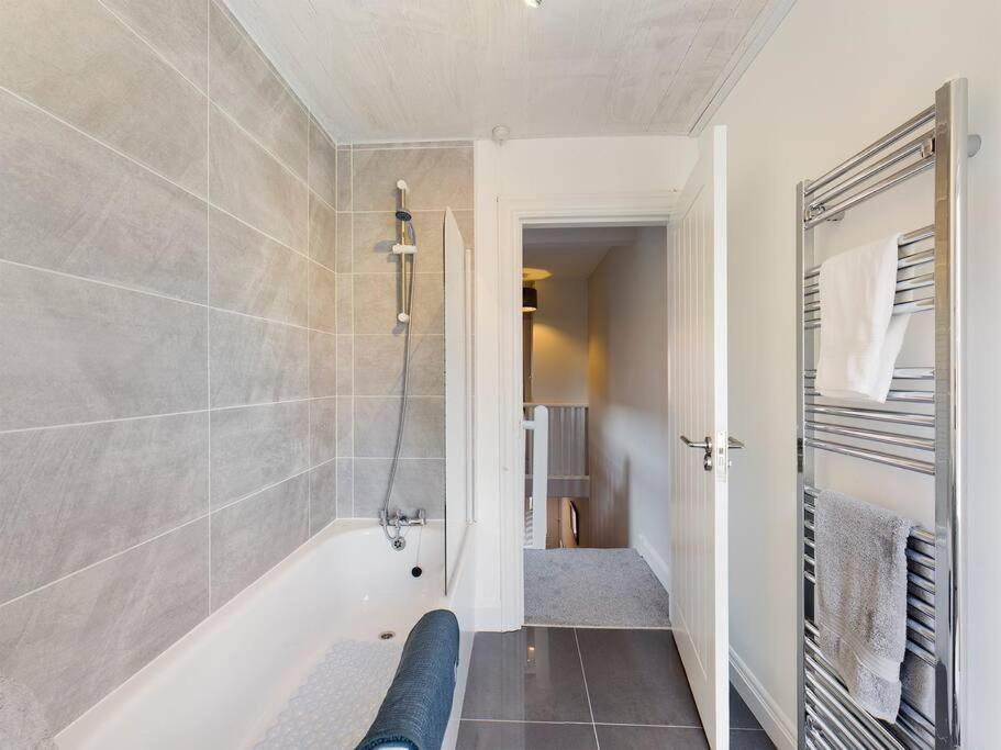 Holiday home It's Broadway Baby! Great House Close To Centre *