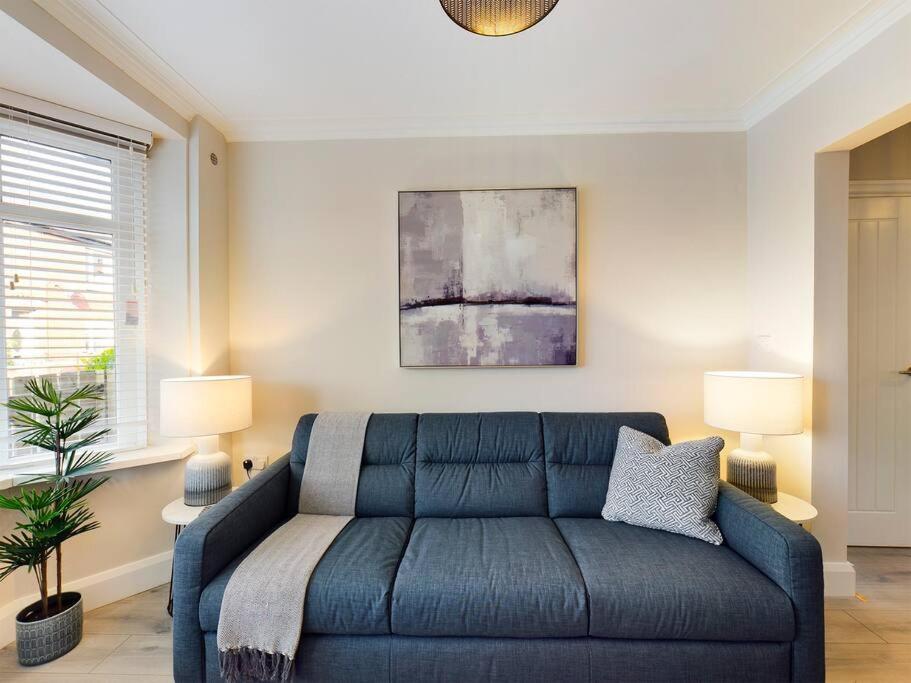 It's Broadway Baby! Great House Close To Centre *