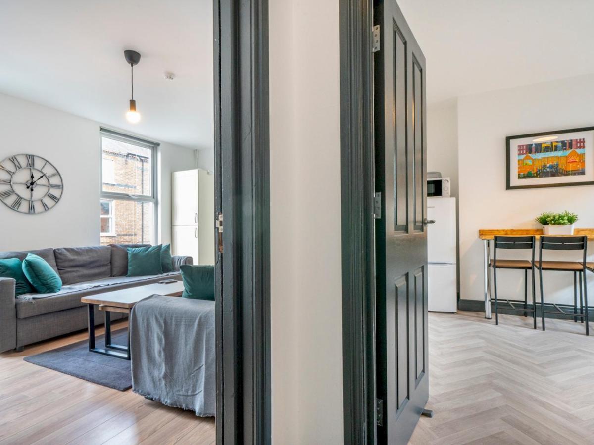 Apartment Pass The Keys Spacious Queens Uni Beside Cafes And Restaurants *