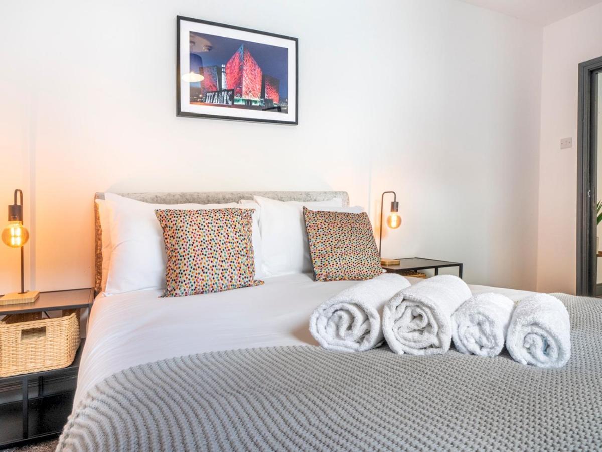 Apartment Pass The Keys Spacious Queens Uni Beside Cafes And Restaurants