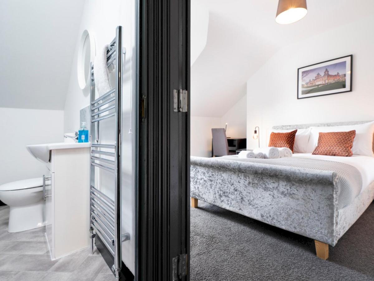 Apartment Pass The Keys Spacious Queens Uni Beside Cafes And Restaurants