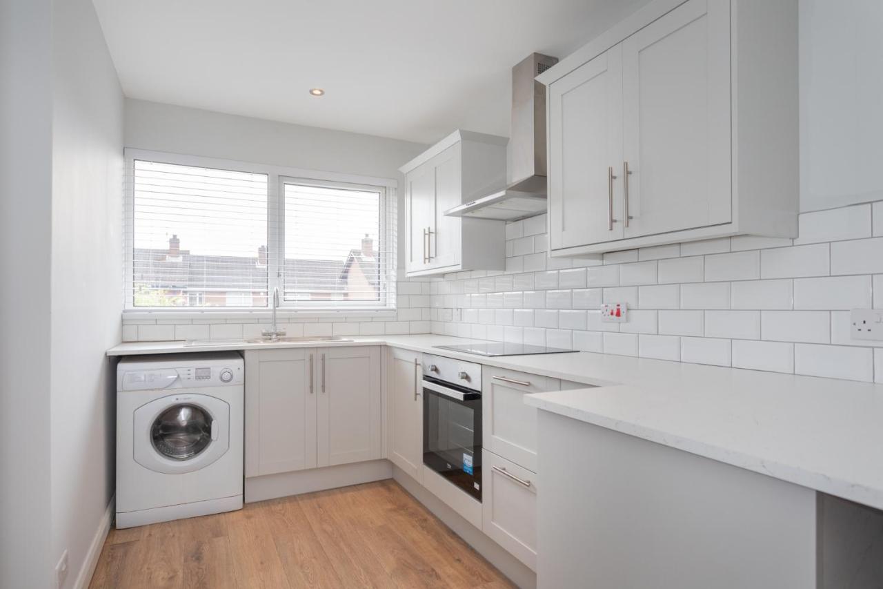 2 Bedroom Apartment *