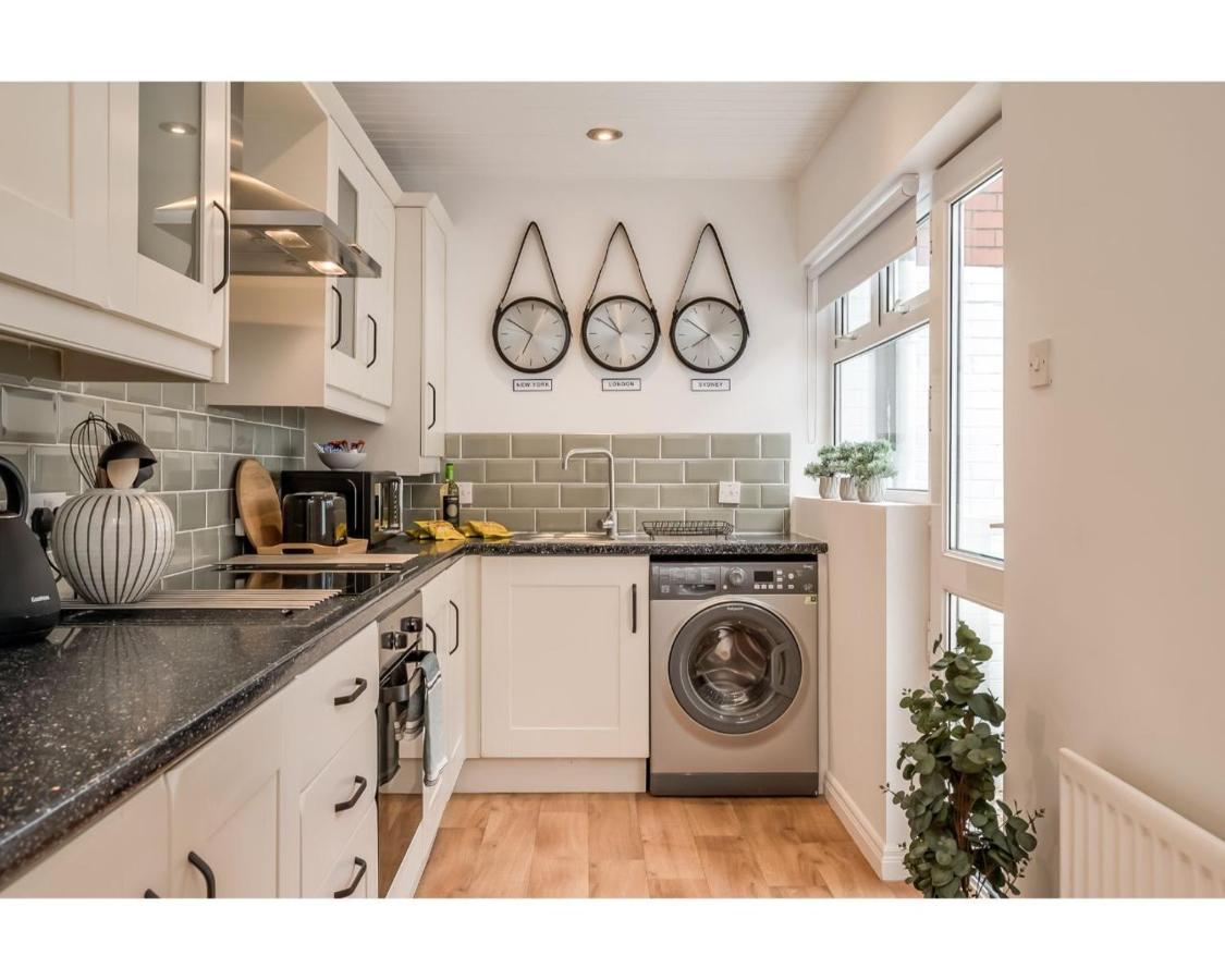 Work-rest-play R&r Apartment Belfast