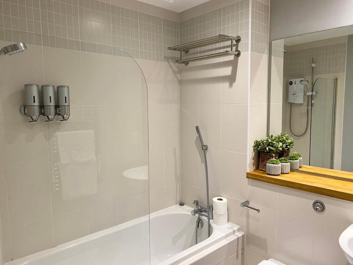 Titanic And Sea View 2 Bedroom City Centre Apartment