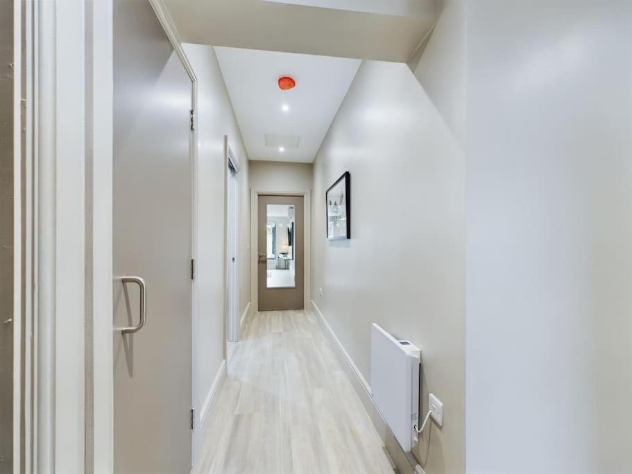 Apartment Marlborough On Lisburn Road By Lesley *