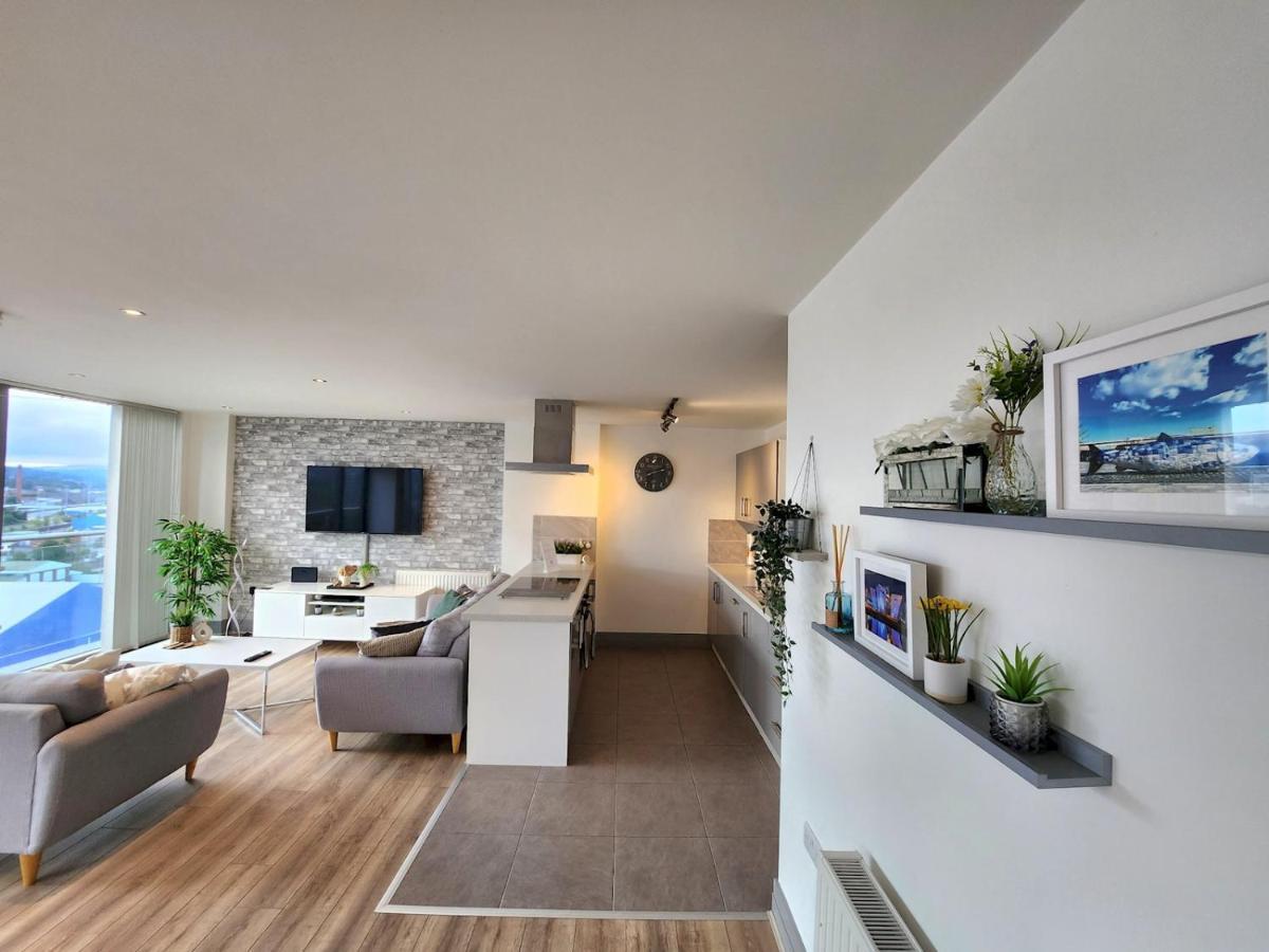 Pass The Keys Stunning Penthouse With Balcony Sunset Views Apartment *
