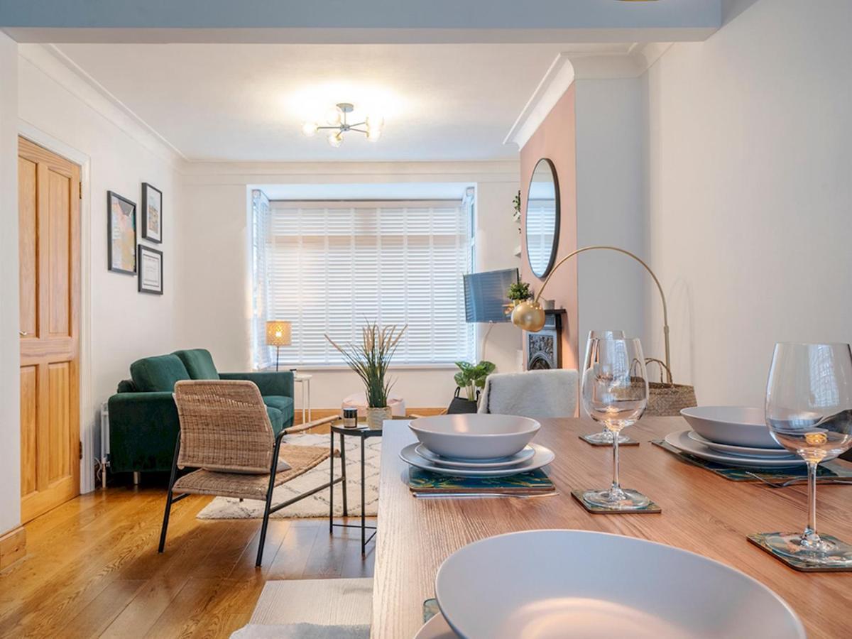 Pass The Keys Stunning 2br Townhouse In Belfasts Location Holiday home
