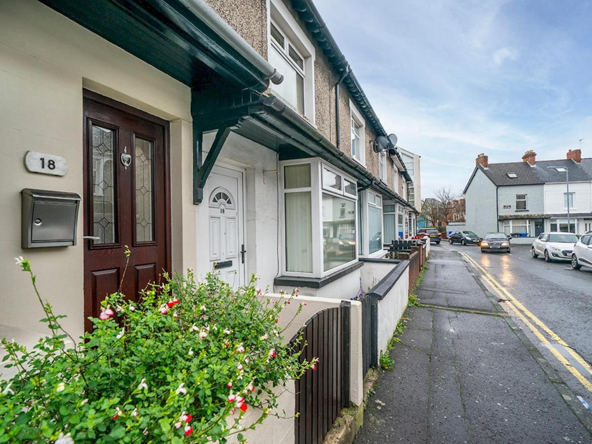 Holiday home Pass The Keys Stunning 2br Townhouse In Belfasts Location *