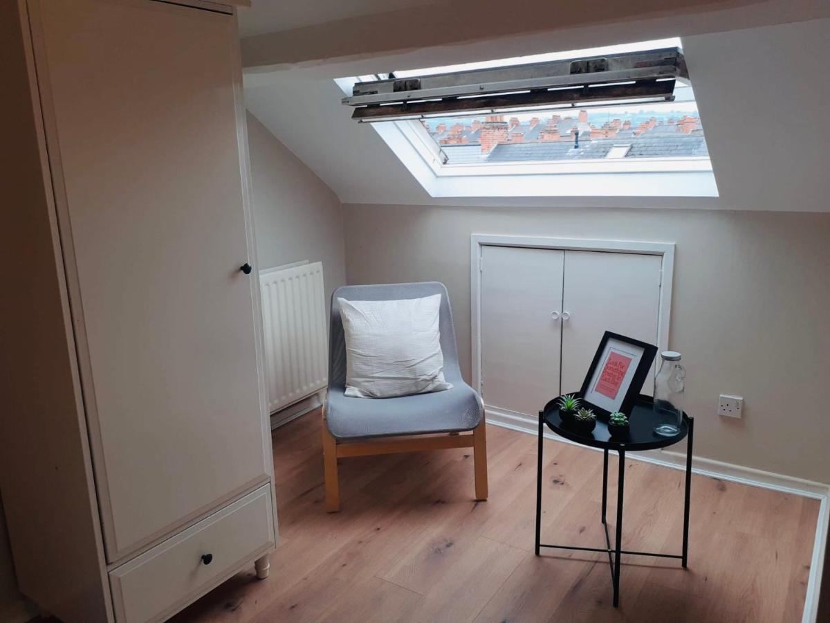 Homestay J&s Downtown Sky Attic House Belfast