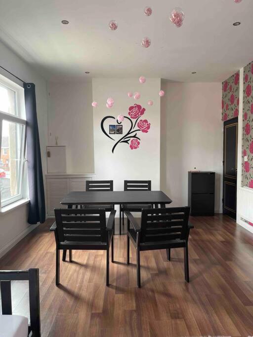 Entire Pinkapt - Free Parking - Up To 4 Guests - 3 Beds - Close To Centre Belfast