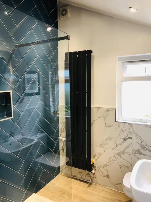 Holiday home Cheerful 4 Bedroom Townhouse, Side Street Parking Belfast