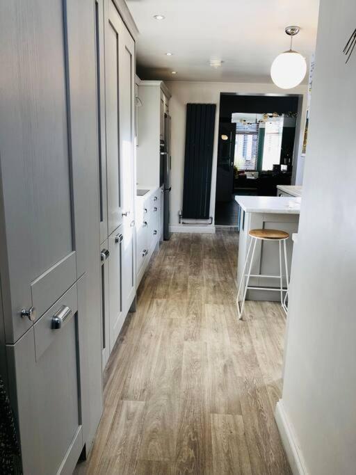 Holiday home Cheerful 4 Bedroom Townhouse, Side Street Parking Belfast