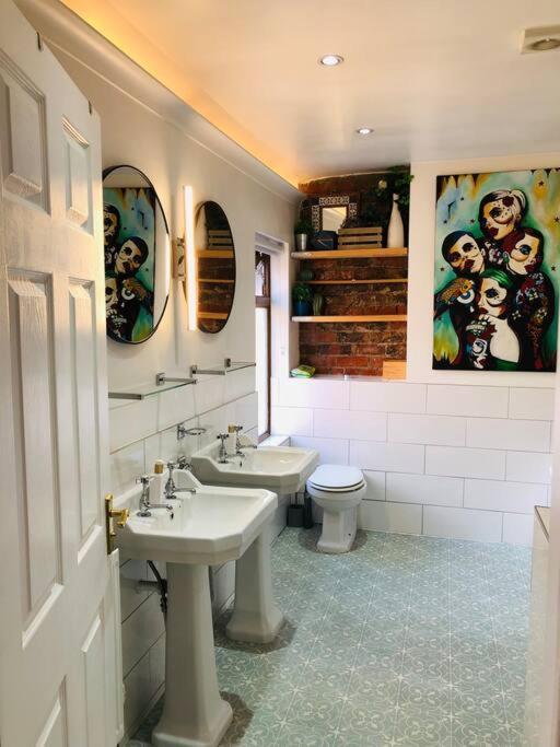 Holiday home Cheerful 4 Bedroom Townhouse, Side Street Parking Belfast