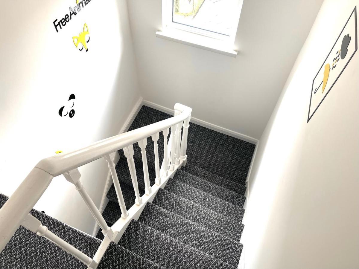 Entire Pinkapt - Free Parking - Up To 4 Guests - 3 Beds - Close To Centre