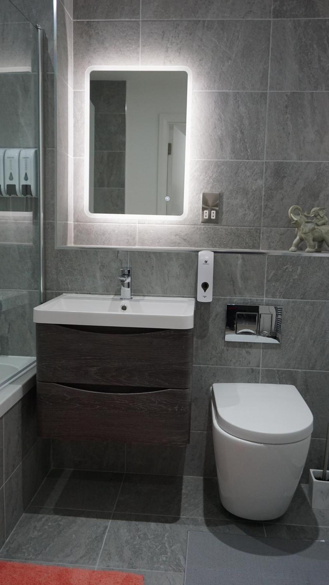 Aqua Dream Luxury Apartment-coyles Place At Portland 88 Apartment