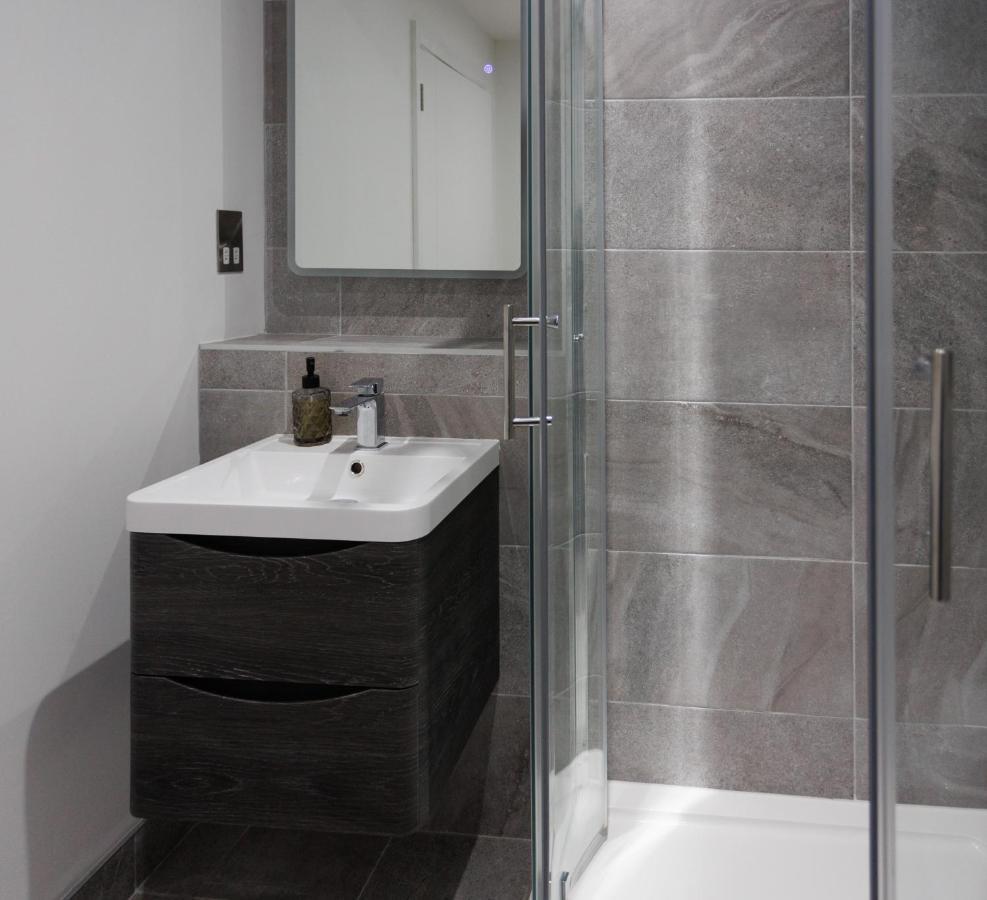 Apartment Modern 3 Bedroom Flat In Center With Terrace Belfast