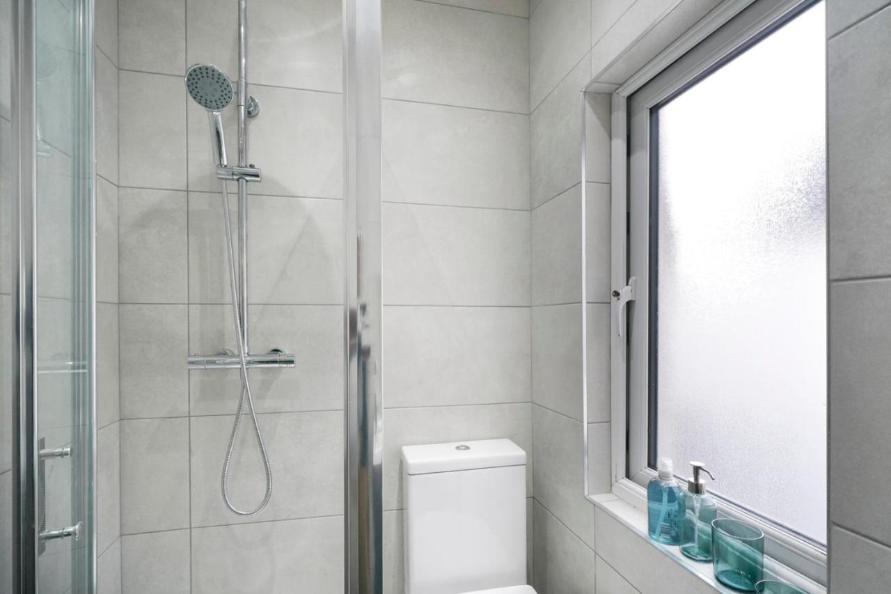 Close To City Centre Stylish 3 Bedroom House Belfast