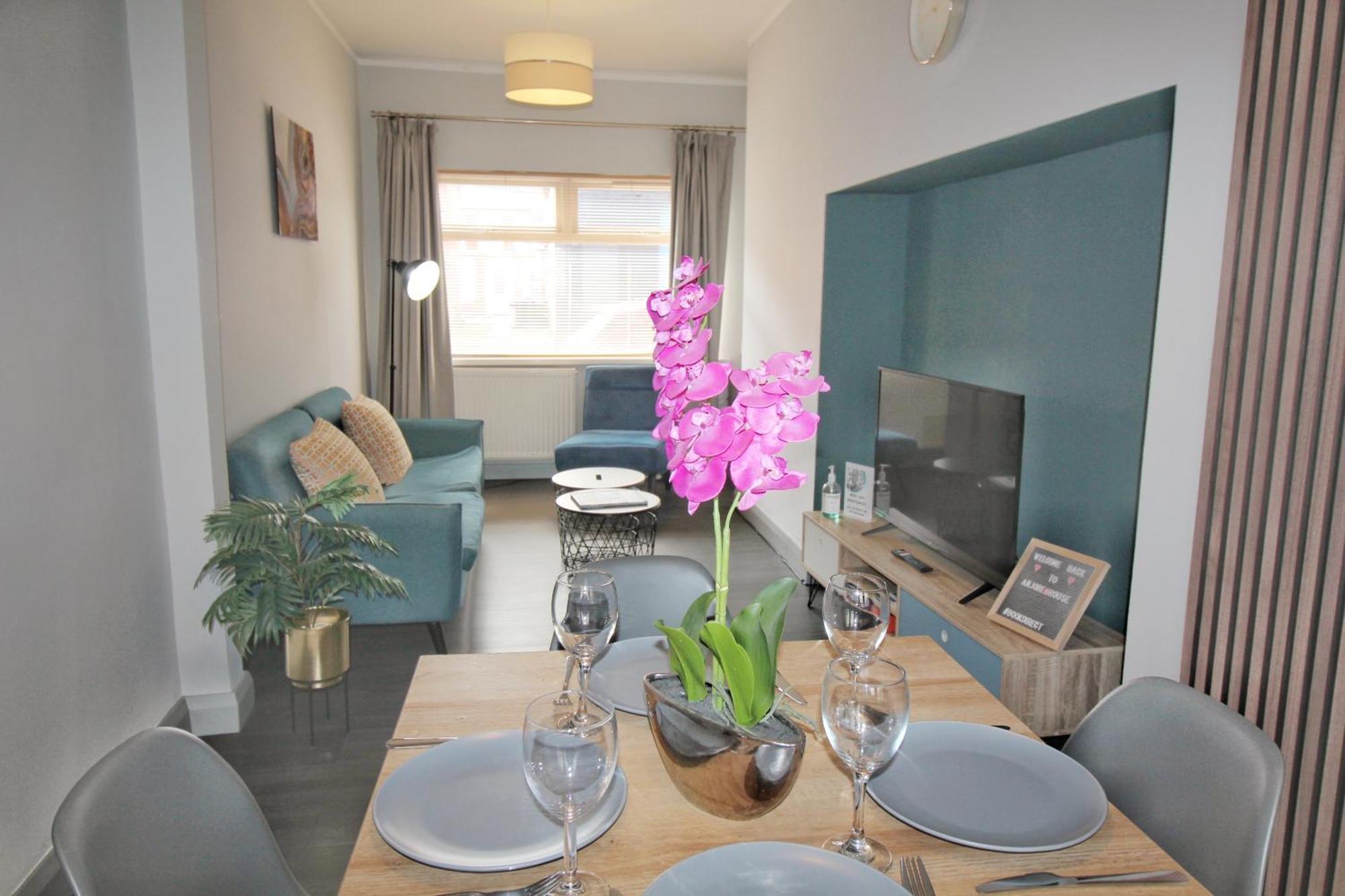 Apartment Anjore House - Modern House In