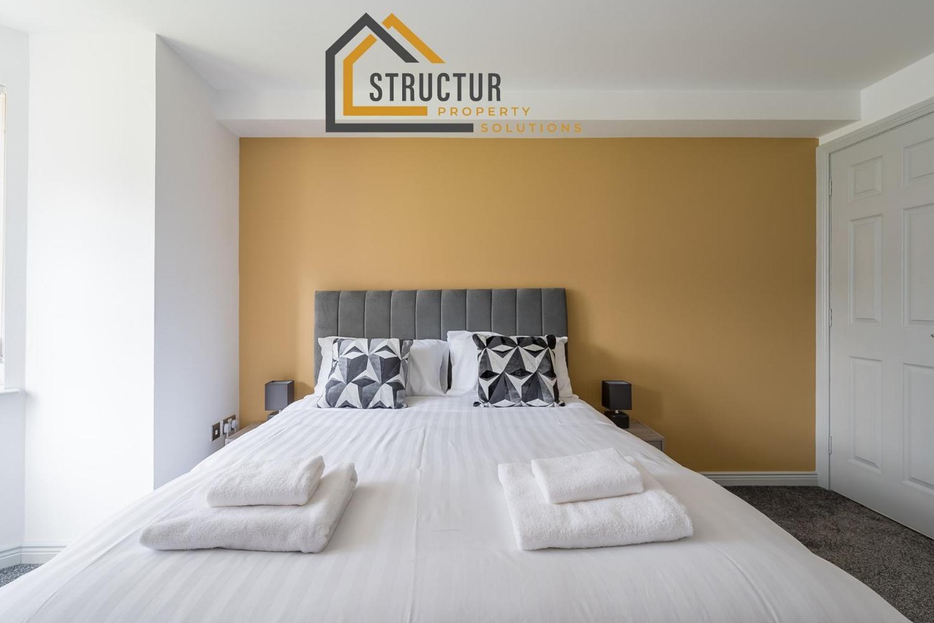 Modern 3 Bedroom Apt Near City Centre Parking Included Apartment Belfast