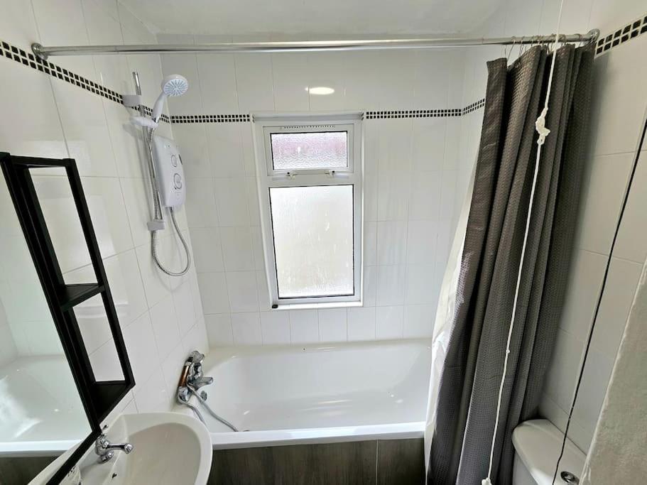 Splendid By Sensational Short Lets & Serviced At Manor Street Apartment *