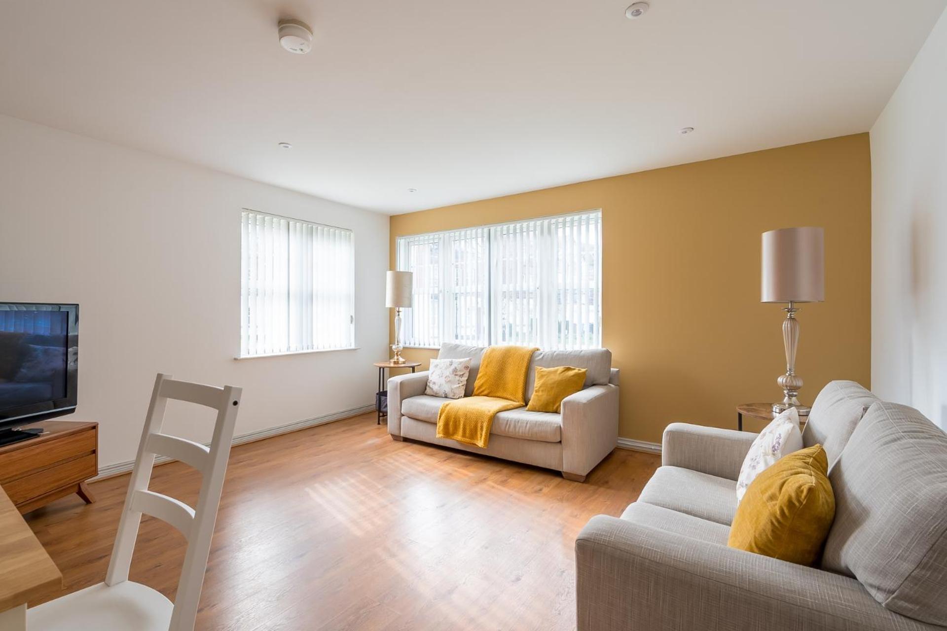Apartment Modern 3 Bedroom Apt Near City Centre Parking Included Belfast