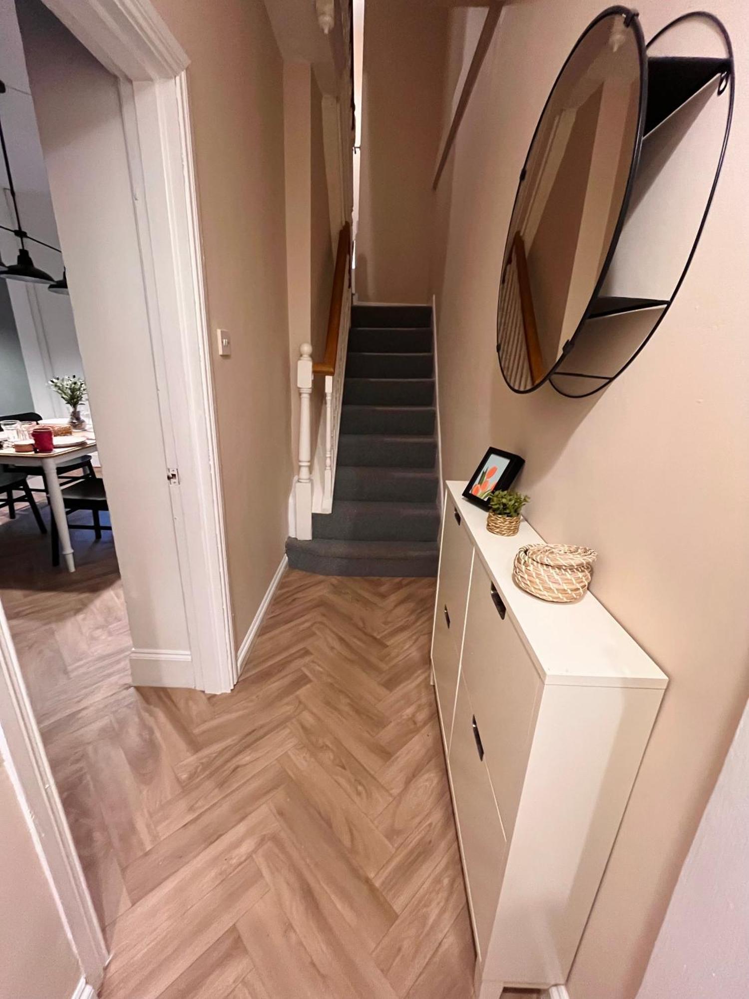 Kings Bridge Townhouse *