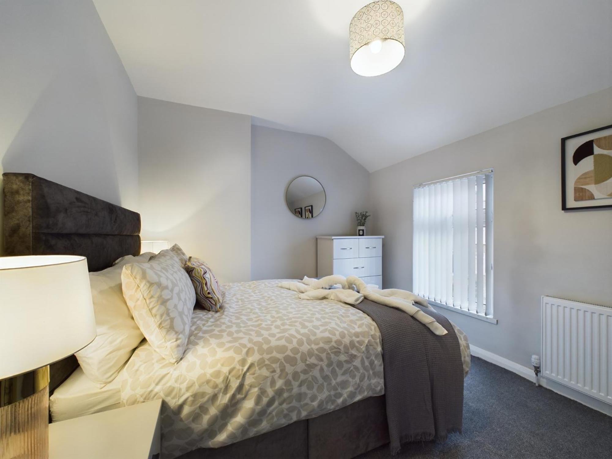 Mill House, Centre *