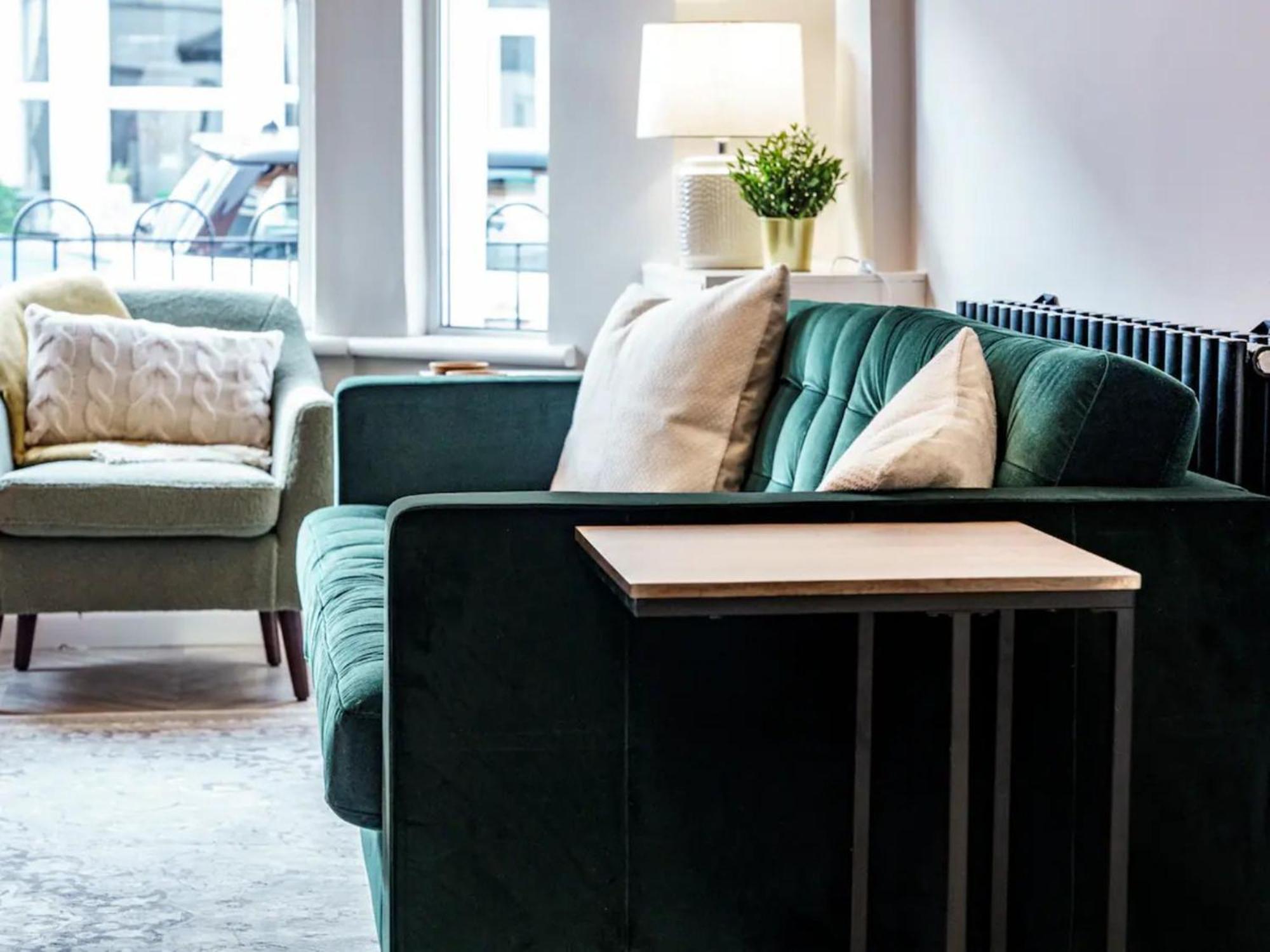 Pass The Keys Belmont Bolthole 2 Bed Bars And Eateries Abound