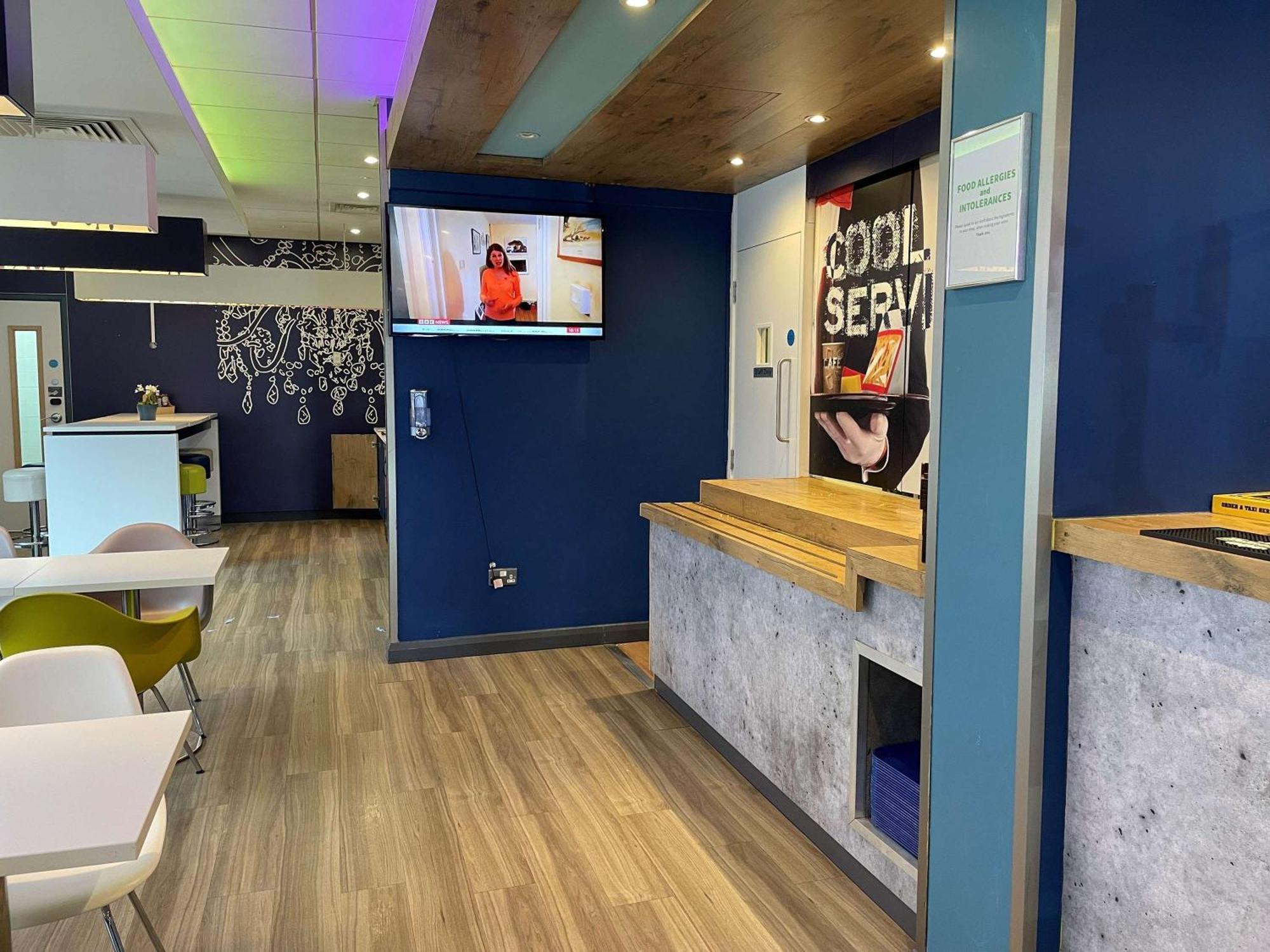 Ibis Budget Belfast City Centre Hotel 3*