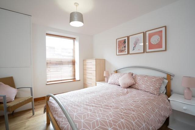 2 Bed Ballyhackamore Apartment *
