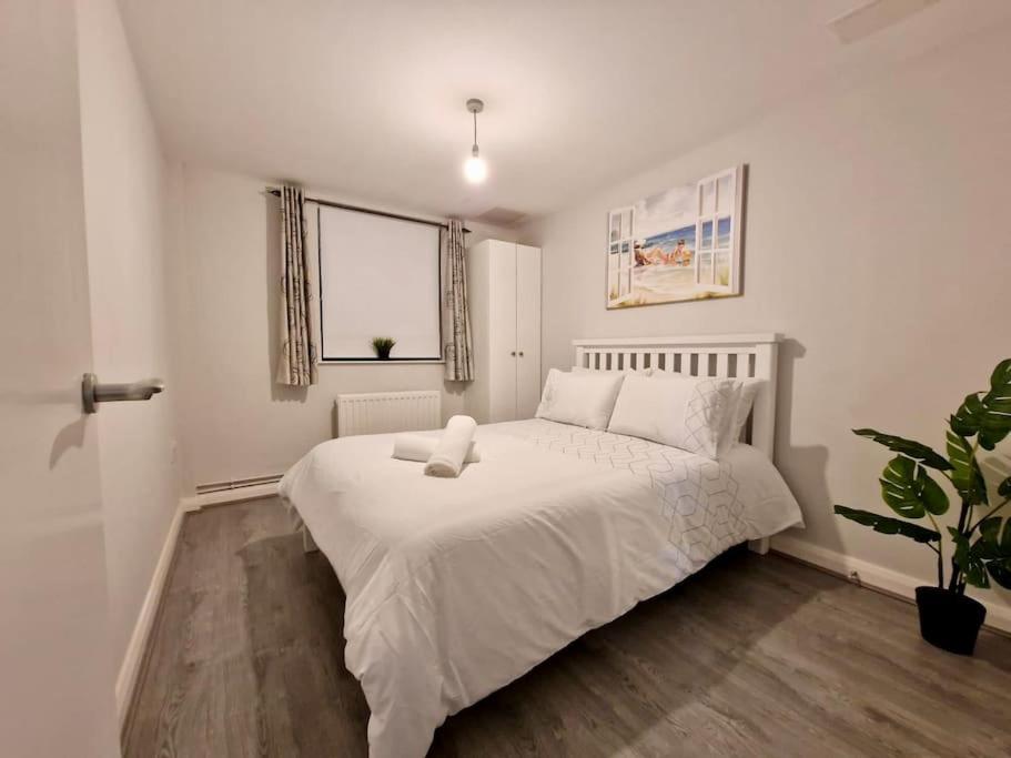 Contemporary Centre Flat