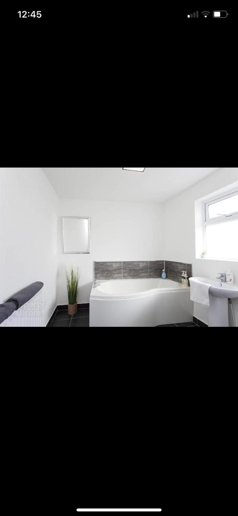 House @ Queens Apartment *