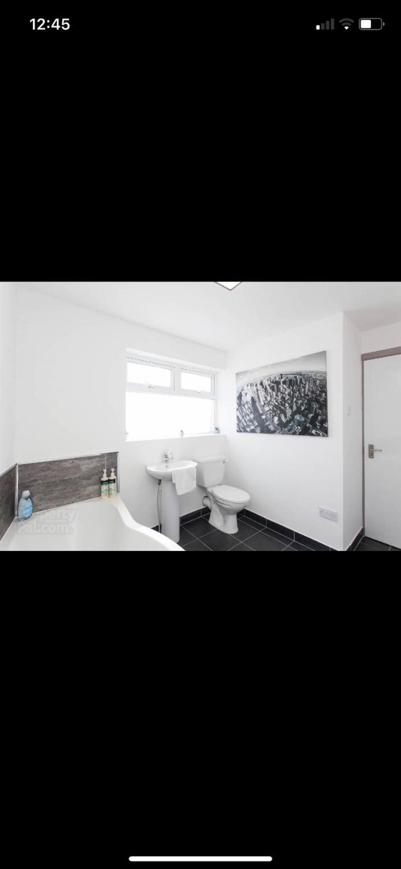 House @ Queens Apartment