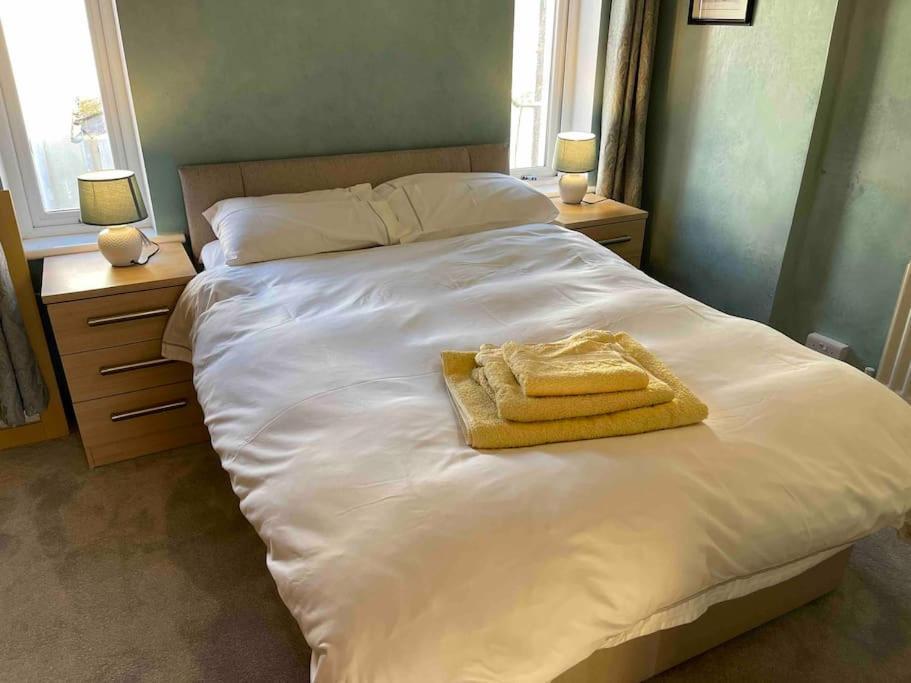 Holiday home Lovely 2 Bedroom House Overlooking Park, Free Parking Belfast