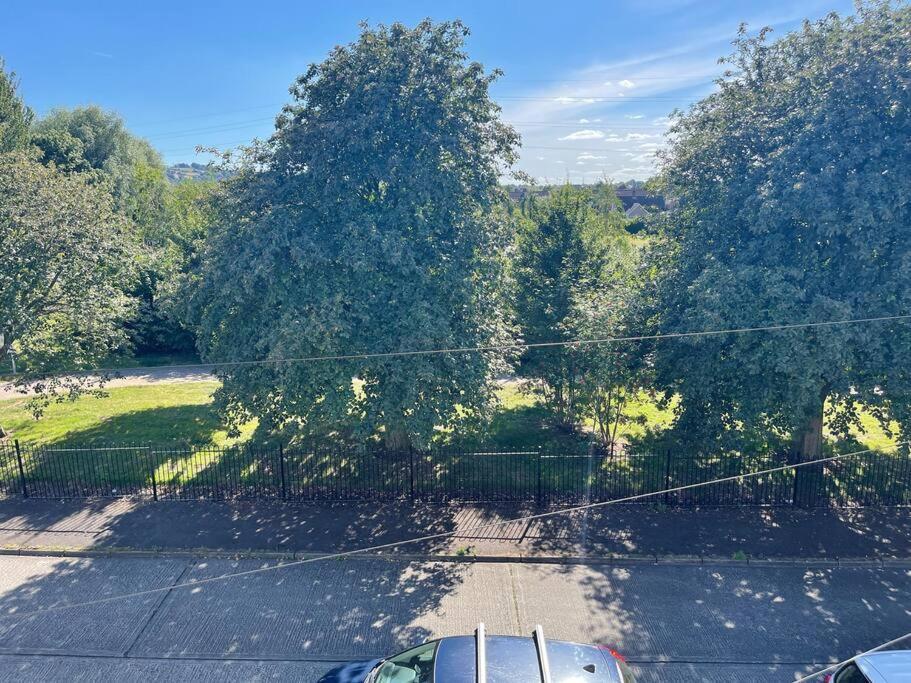Holiday home Lovely 2 Bedroom House Overlooking Park, Free Parking Belfast