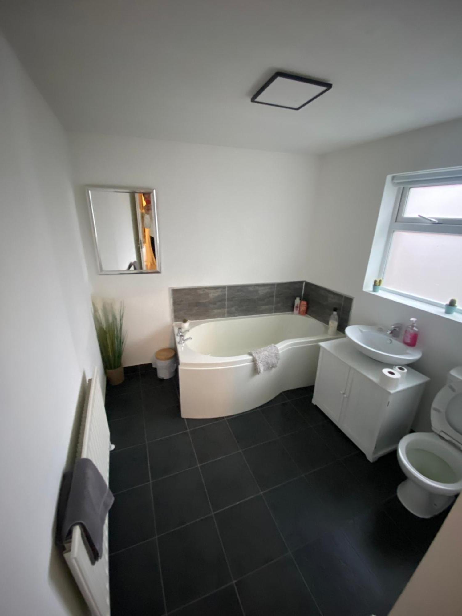 Apartment House @ Queens Belfast