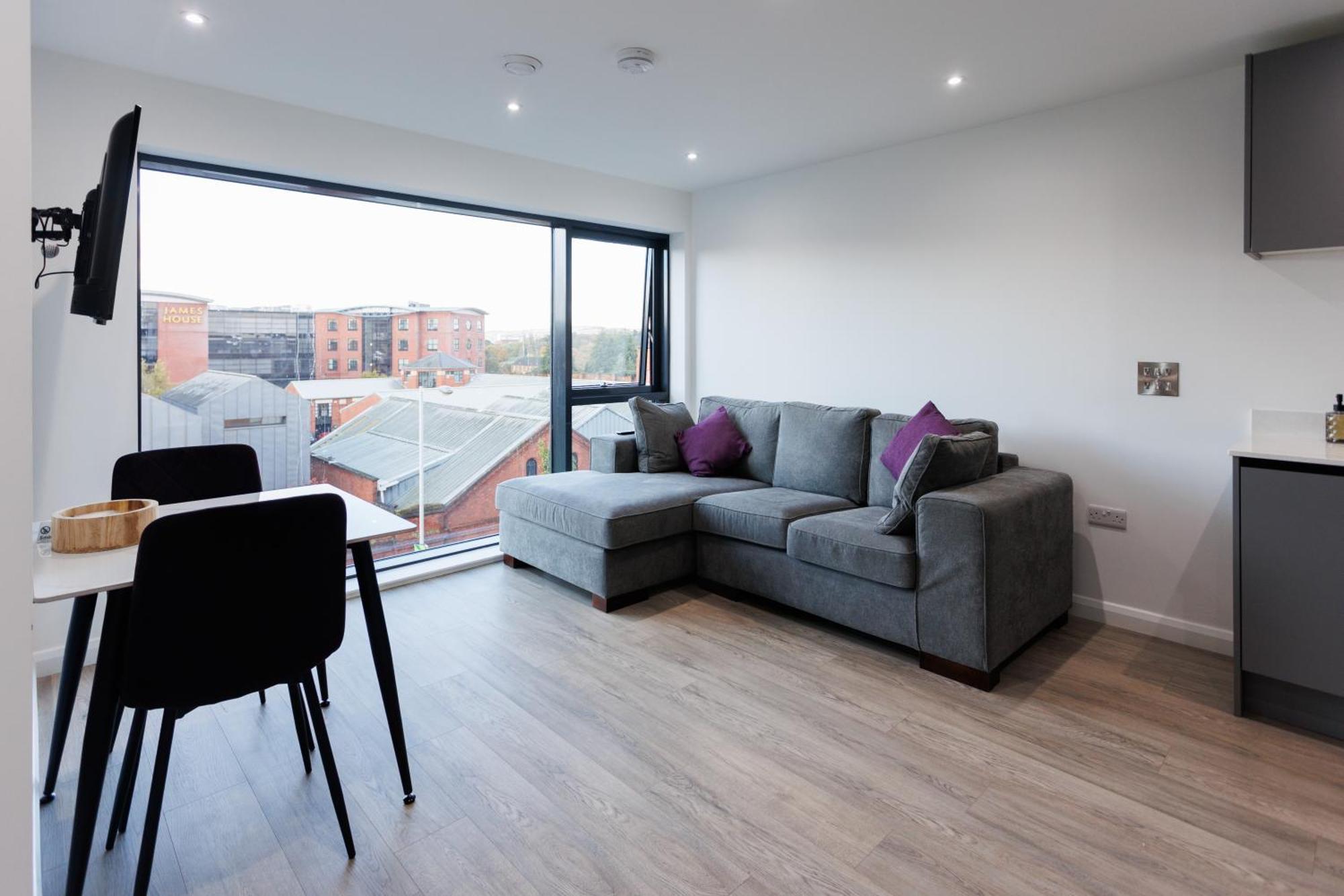 Charming 2br In The Heart Of *