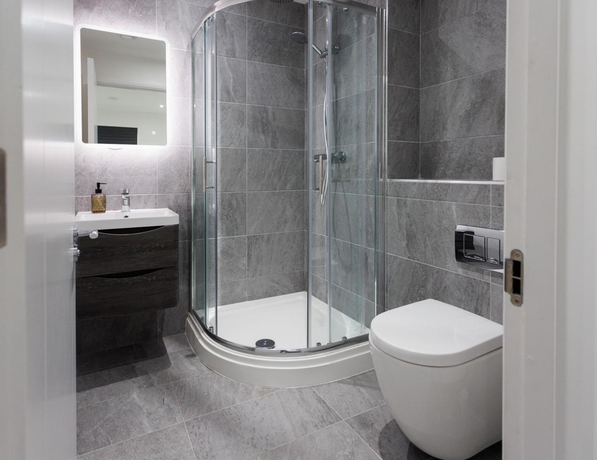 Charming 2br In The Heart Of *