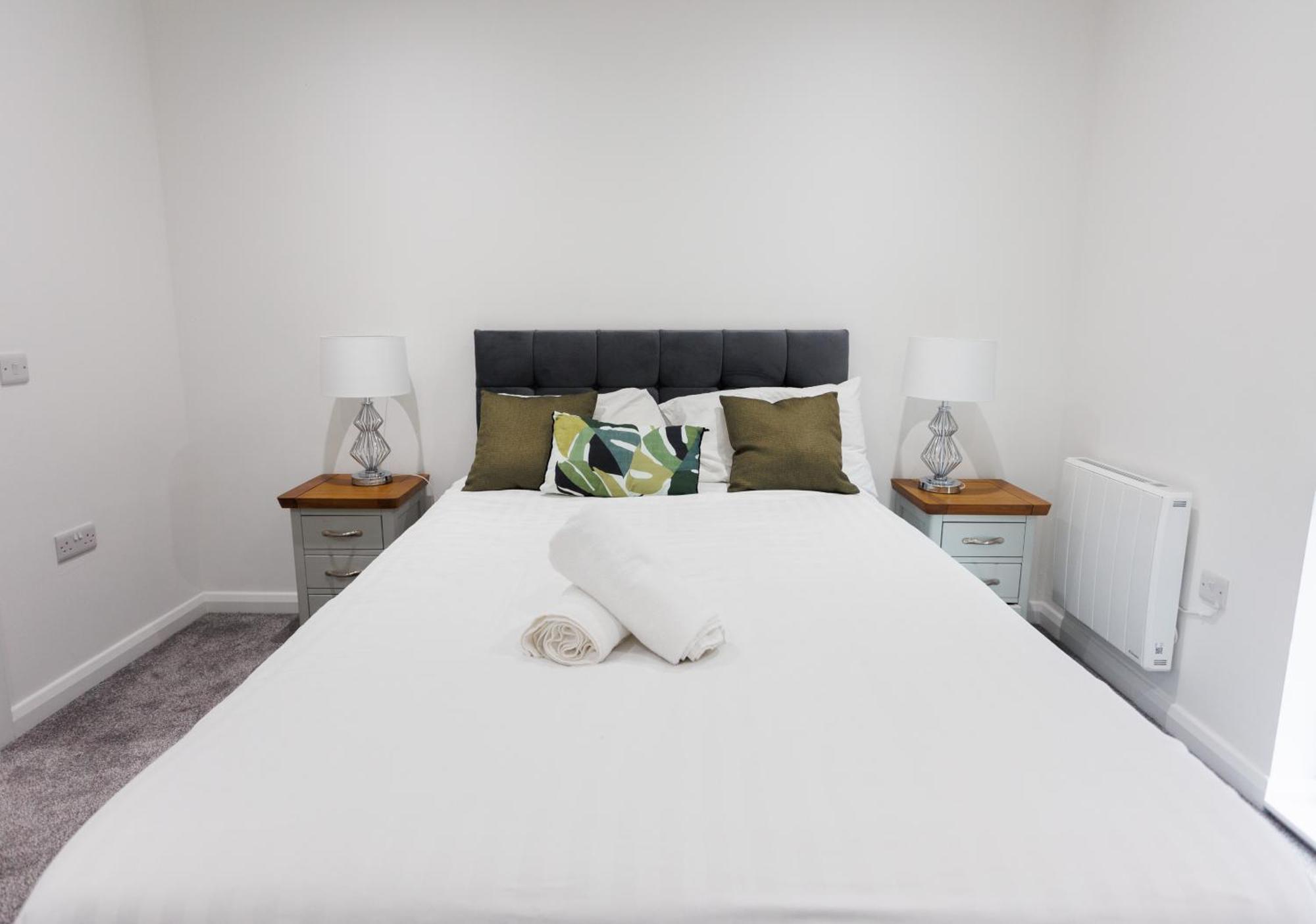Charming 2br In The Heart Of *