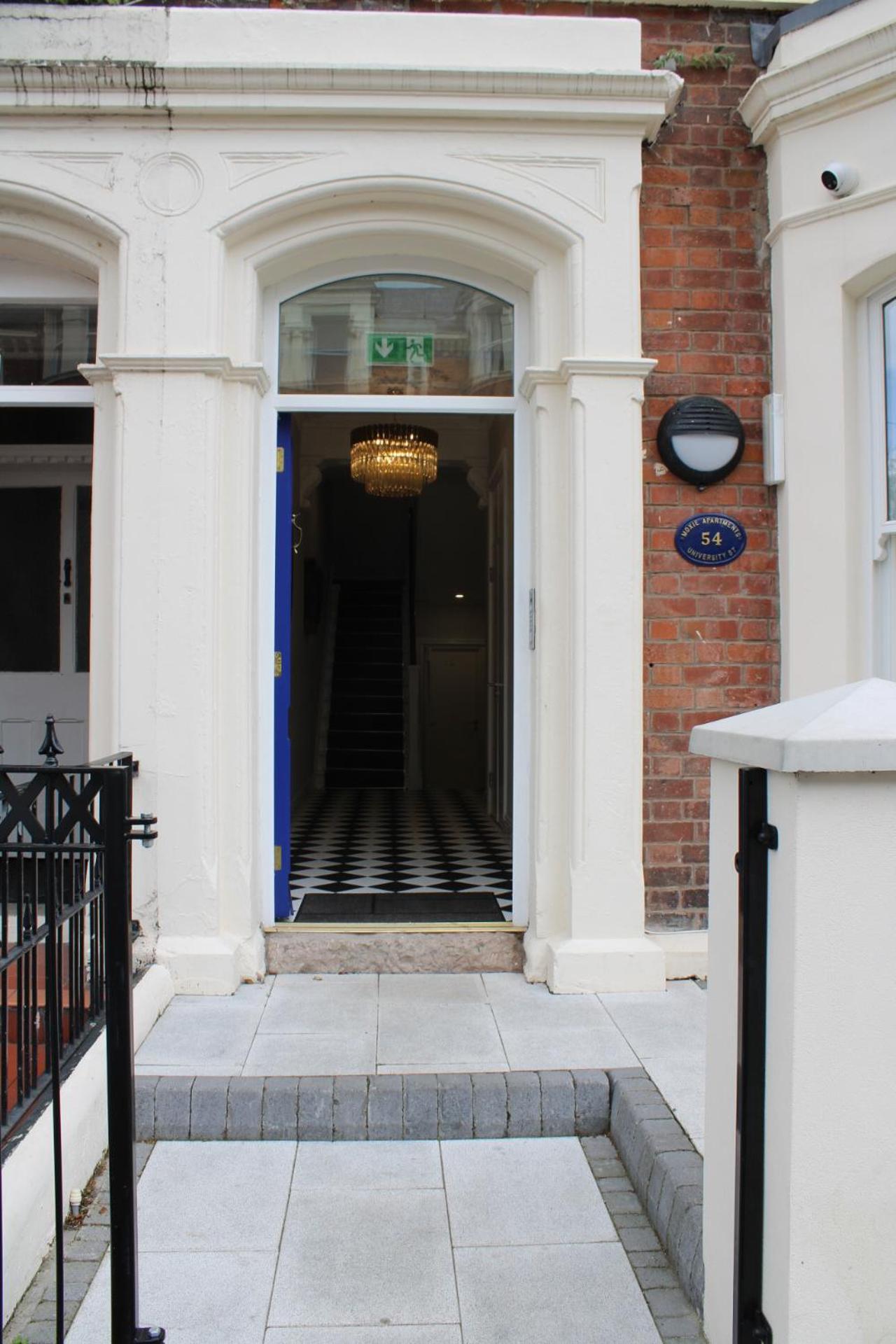 Moxie Luxury Apartment *