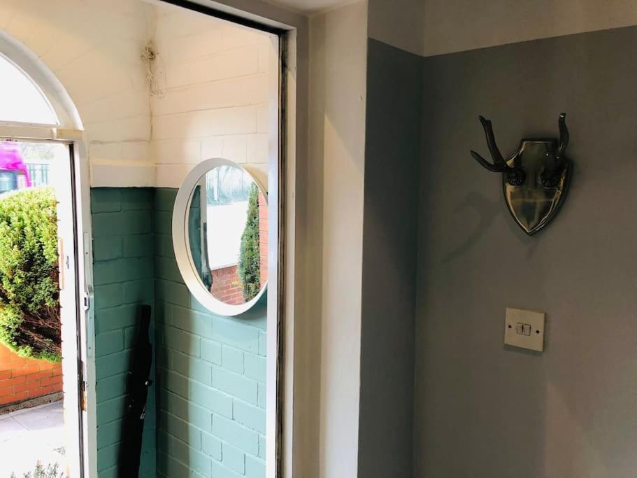 Cosy Two Bed Terraced House 7min Drive From Holiday home