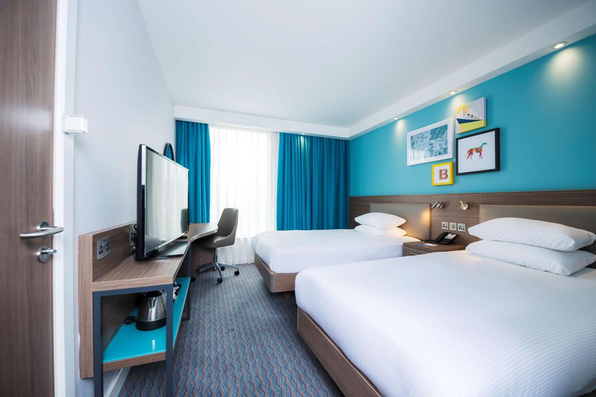 Hotel Hampton By Hilton Centre 4*