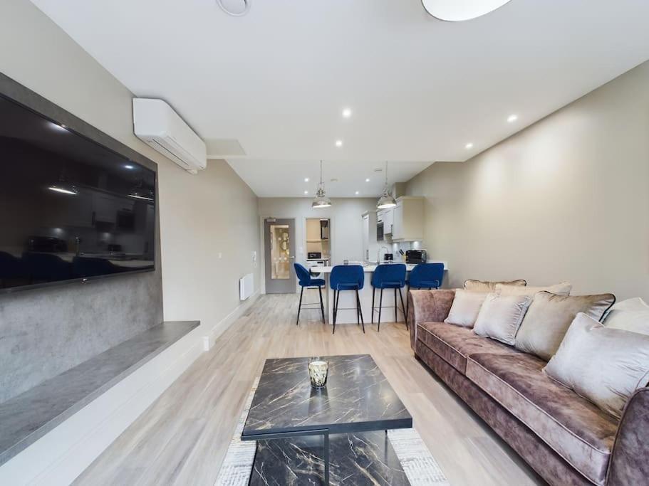 Apartment Marlborough On Lisburn Road By Lesley Belfast