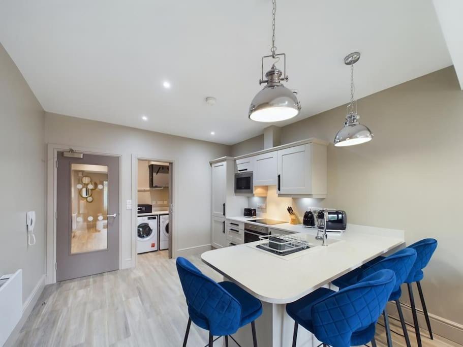 Marlborough On Lisburn Road By Lesley Apartment